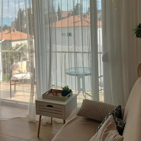 Amber Apartman *