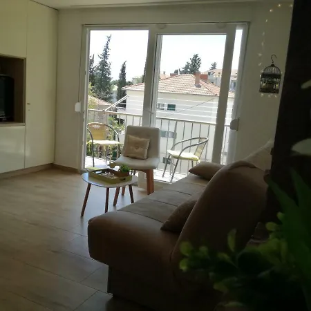 Amber Apartman *